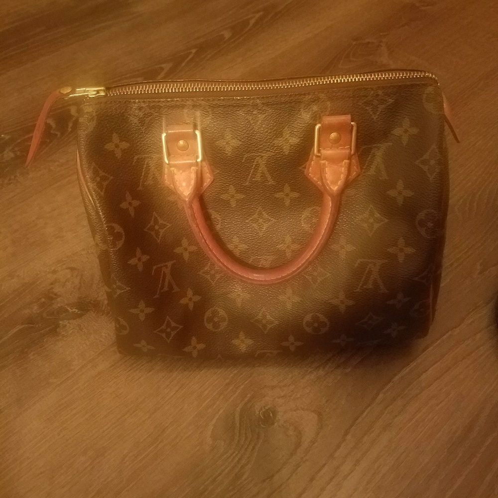 Louis Vuitton Speedy 25